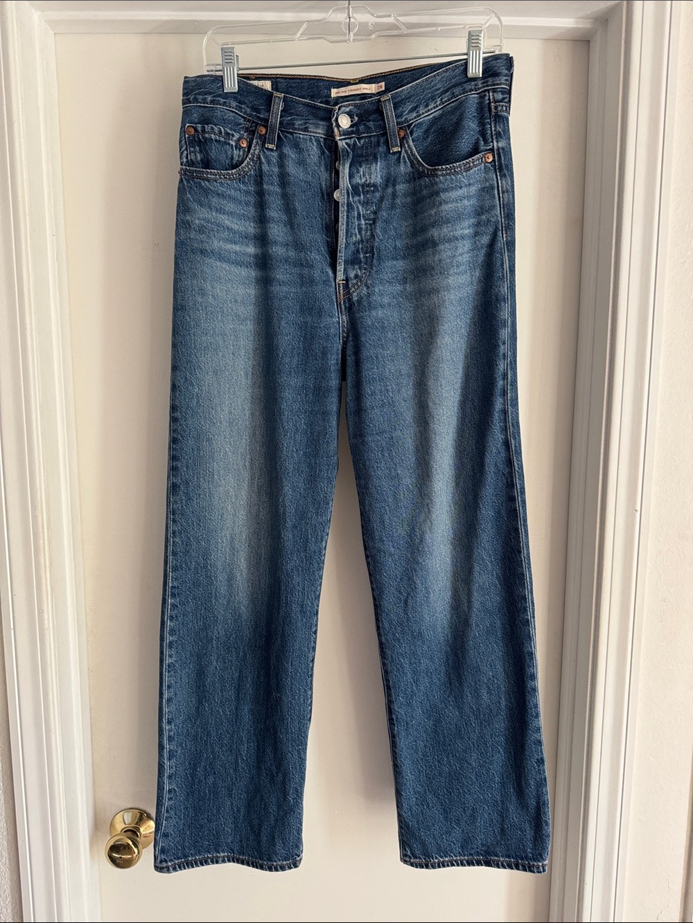 Levi’s premium ribcage straight ankle women’s 28